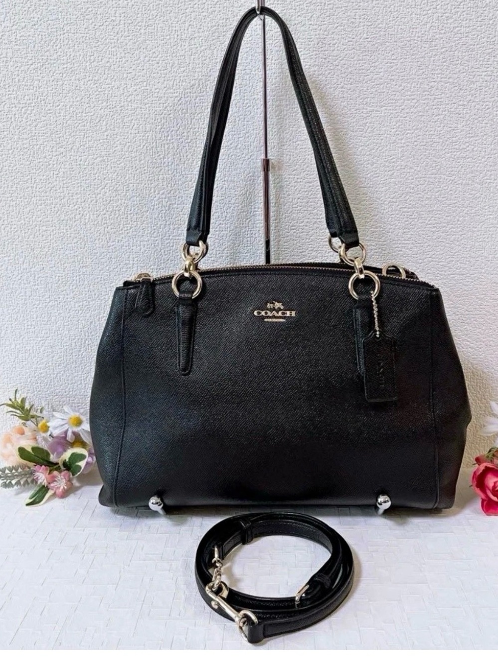 Coach Black leather F57520 Double-Zip Shoulder Bag w/strap comes with dust bag